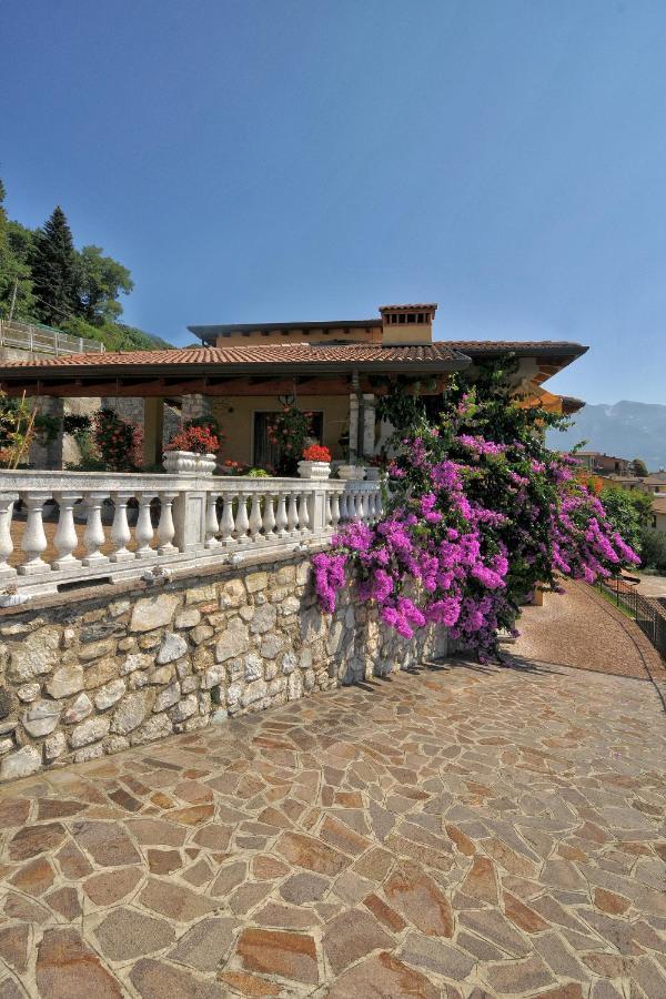 Residence Mirabel Tignale Bagian luar foto